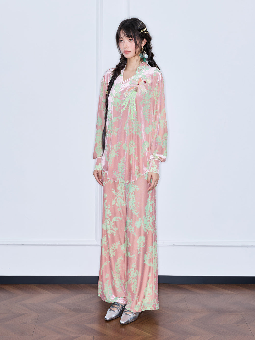 MUKZIN“Capsule Collection”Pink Velvet Chinese-Style Printed Slant-Collar Top