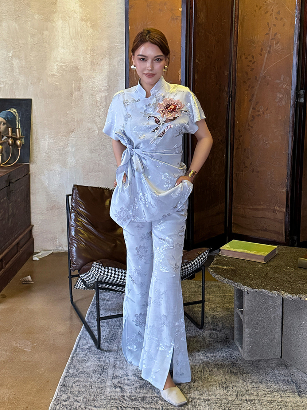 MUKZIN“Capsule Collection”Light Blue Chinese - style Frog Button Floral Embroidered Wide - Leg Pants