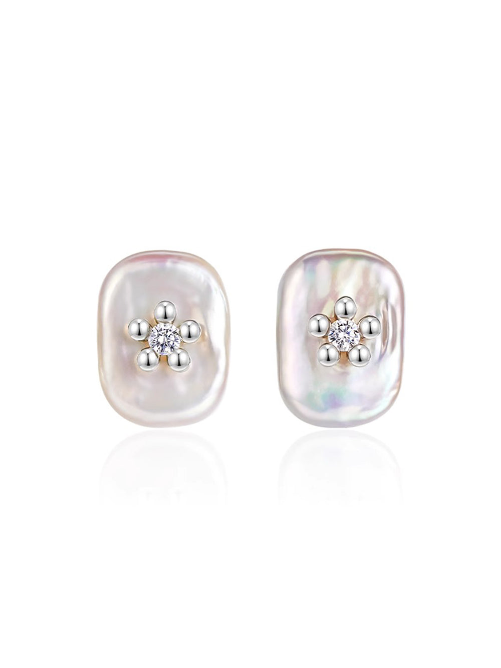 MUKTANK x SUN HUNTER Round Freshwater Pearl Stud Earrings