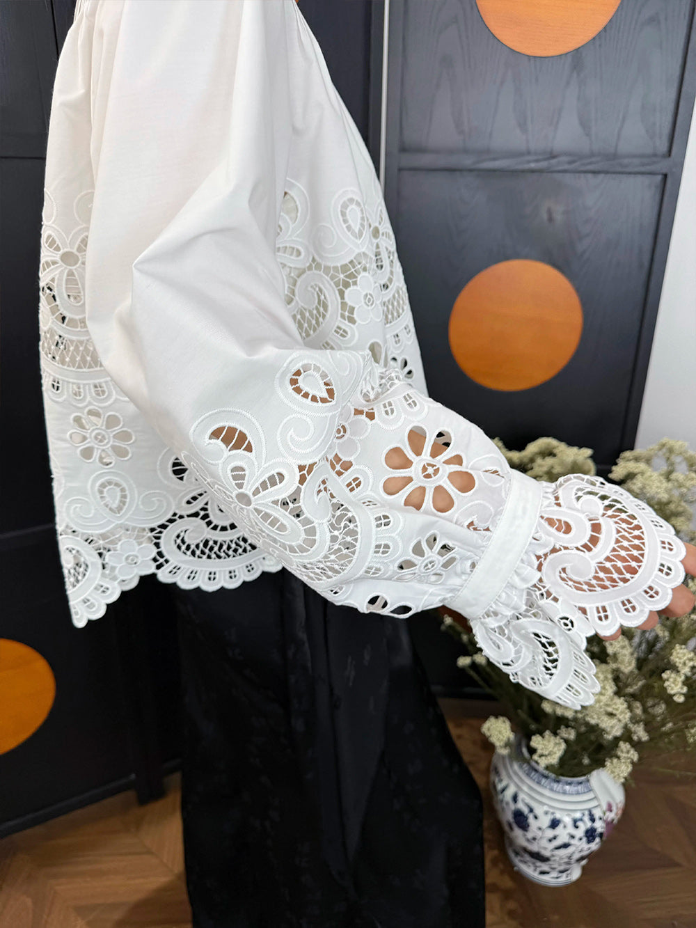 MUKZIN“Capsule Collection”White hollow-out lace loose shirt