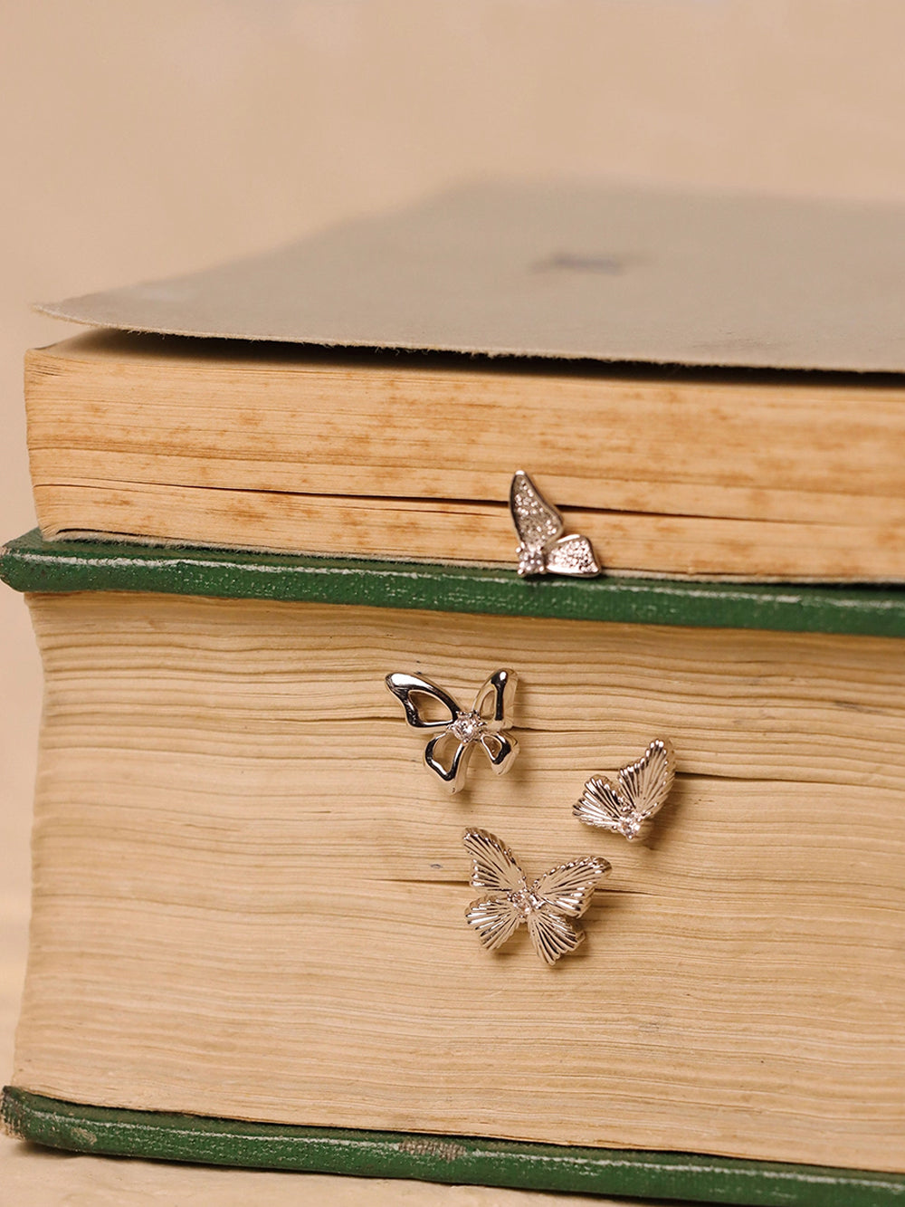 MUKTANK×SUN HUNTER “Emergence”Lace Butterfly Set Earrings