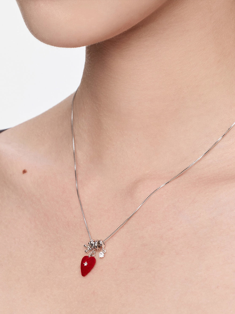 MUKTANK×SUN HUNTER Broken Velvet Heart Necklace