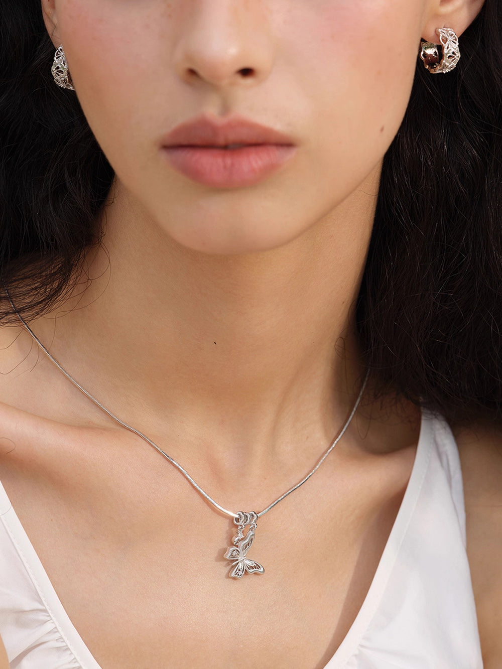 MUKTANK×SUN HUNTER “Emergence”Lace Butterfly Snake Bone Necklace