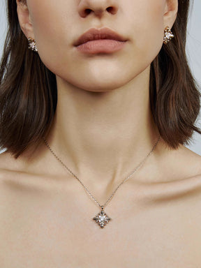 MUKTANK×SUN HUNTER Simple Iris-themed Necklace