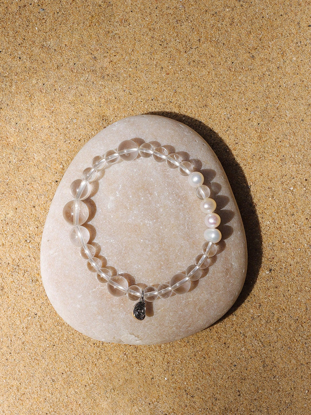 MUKTANK×SUN HUNTER“Fleeting Light”Formless Crystal & Pearl Bracelet