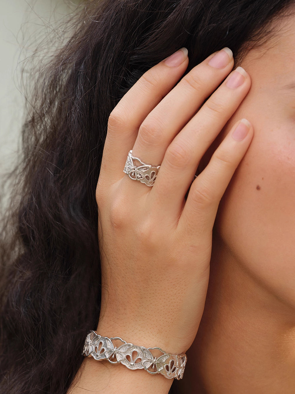 MUKTANK×SUN HUNTER “Emergence”Wide Band Full-Circle Lace Butterfly Ring