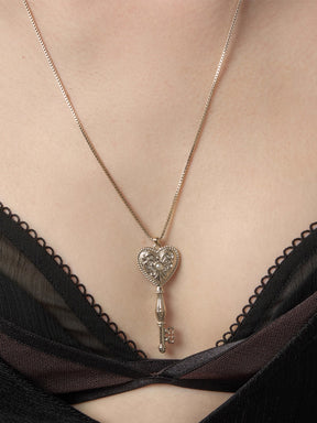 MUKTANK×SUN HUNTER Heart Embossed Key Medium-length Chain Necklace