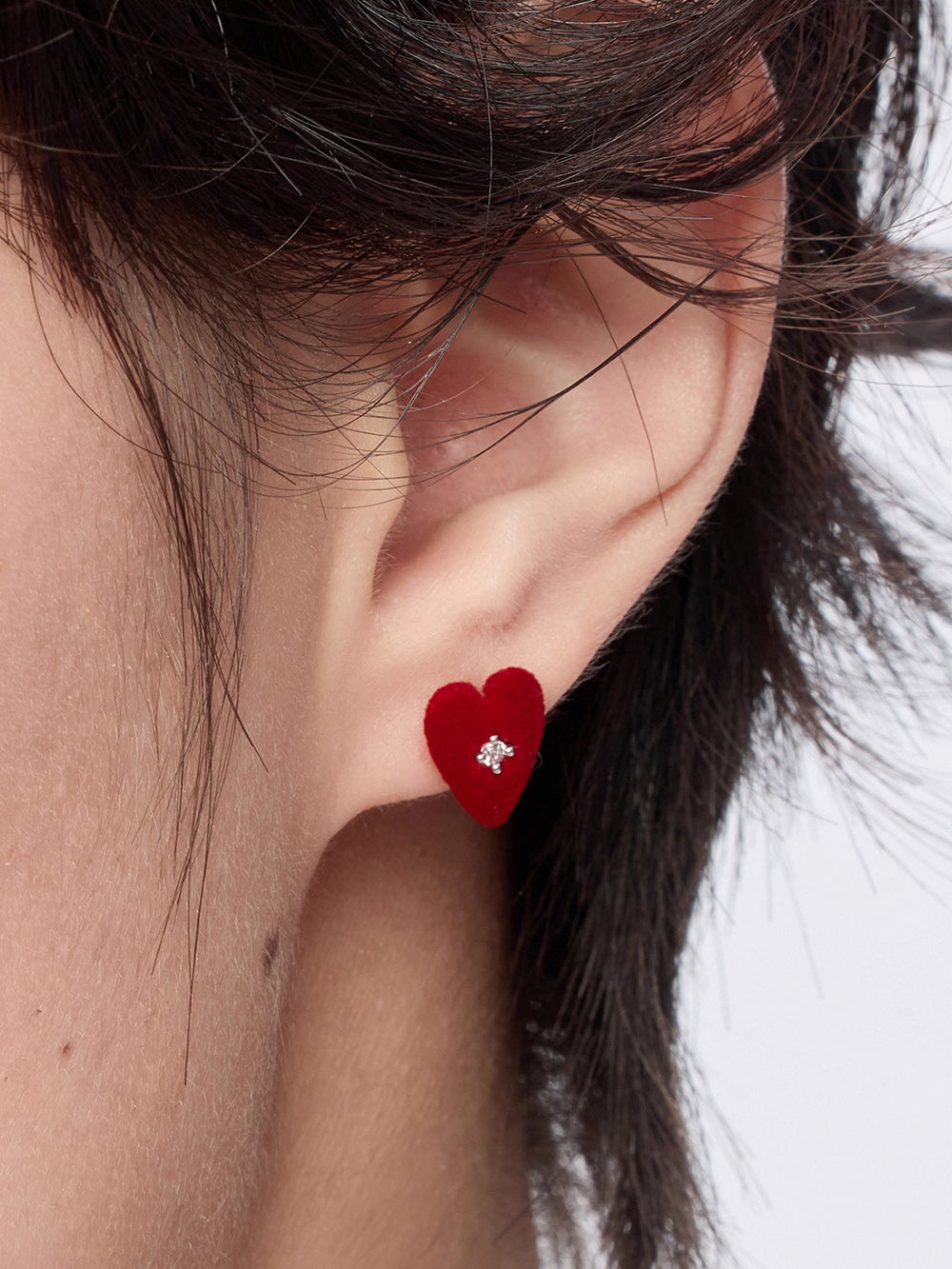 MUKTANK×SUN HUNTER Mini Velvet Heart Stud Earrings