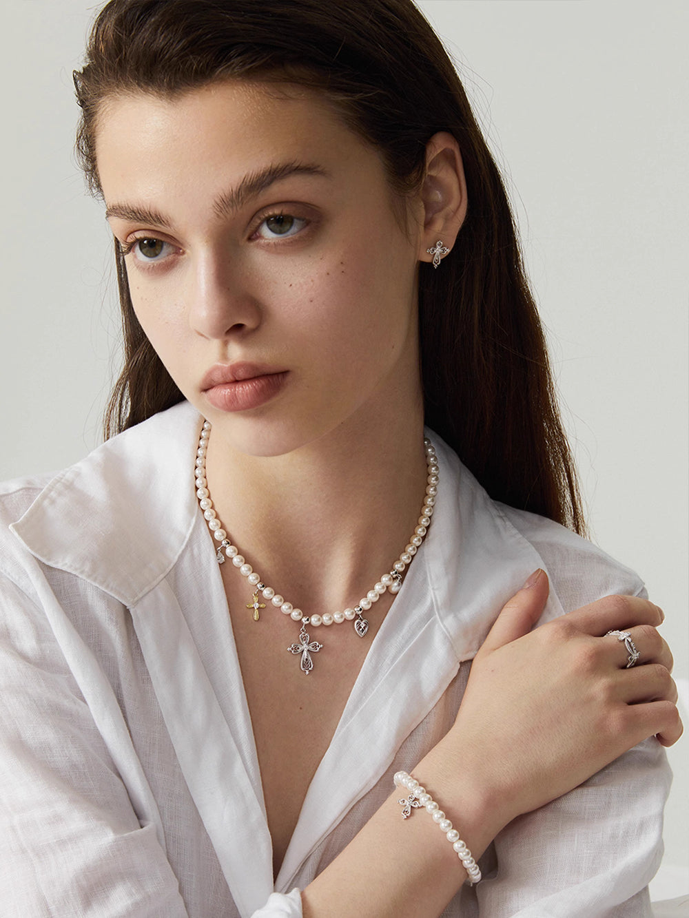 MUKTANK×SUN HUNTER Ornate lace cross pearl chain
