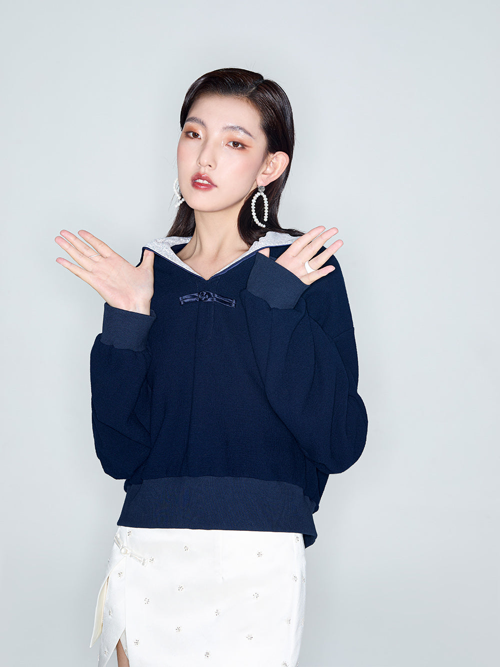 MUKZIN Linglong New Chinese-style Navy Collar Silhouette Sweatshirt