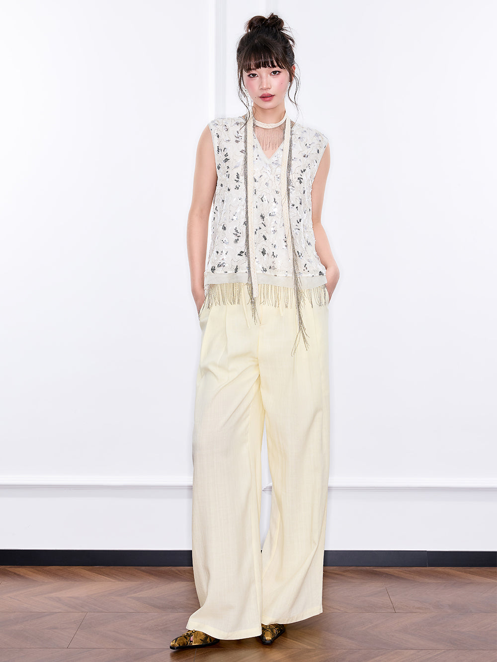 MUKZIN "Ode to the New Summer"White Sleeveless Stylish Casual Vest