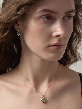 MUKTANK×SUN HUNTER Iris and Heart Carved Stud Earrings