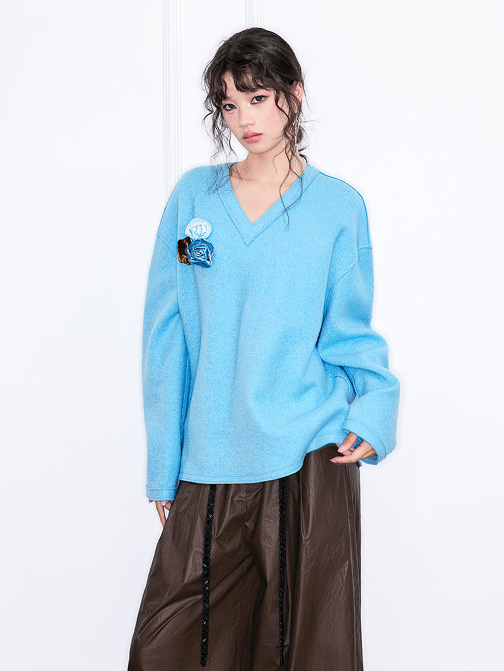 MUKZIN“Realm of Ethereal Mist”European-American Style Lazy Vibe Blue V-Neck Top with 3D Flower Embellishments