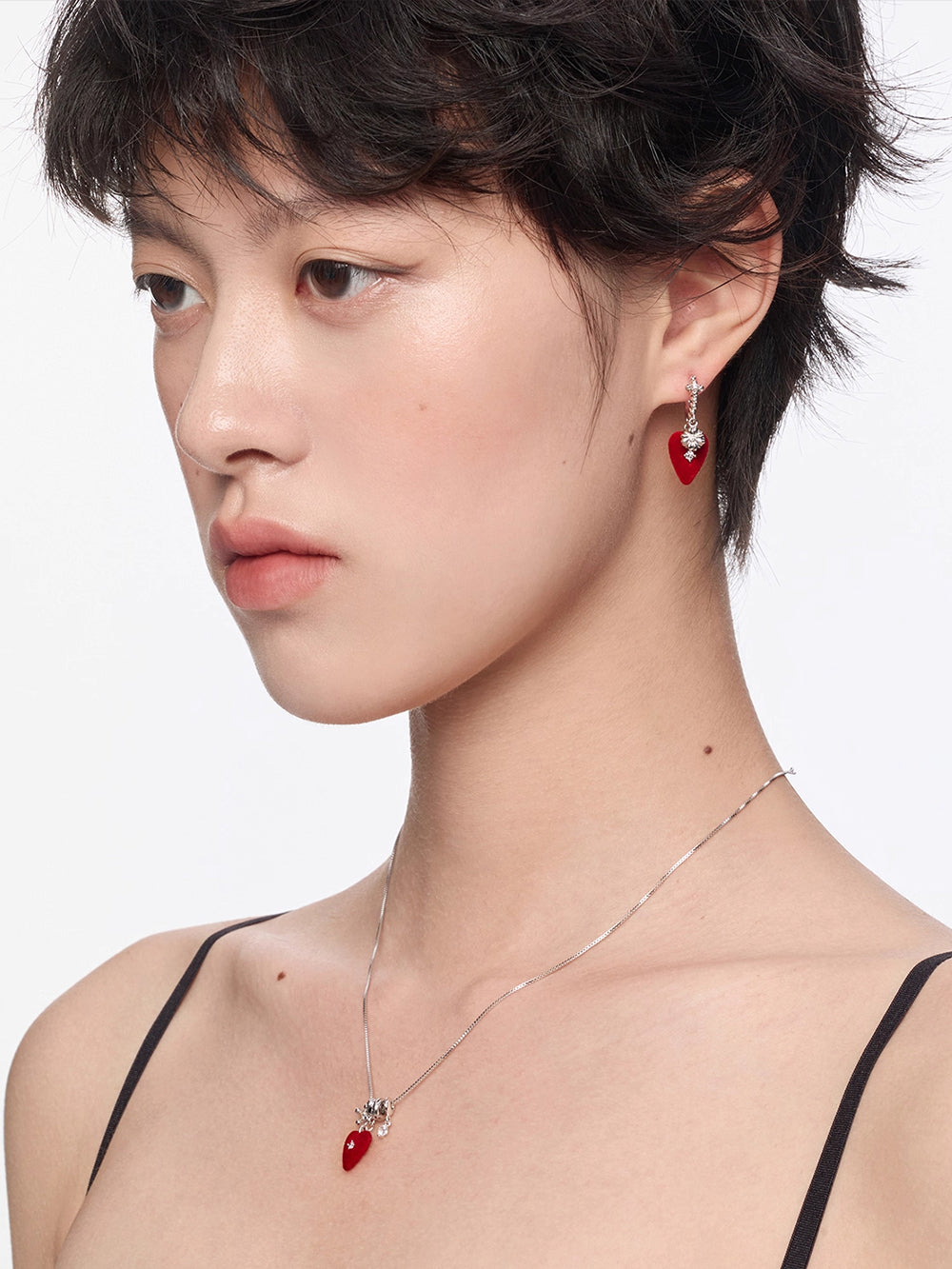 MUKTANK×SUN HUNTER Broken Velvet Heart Necklace