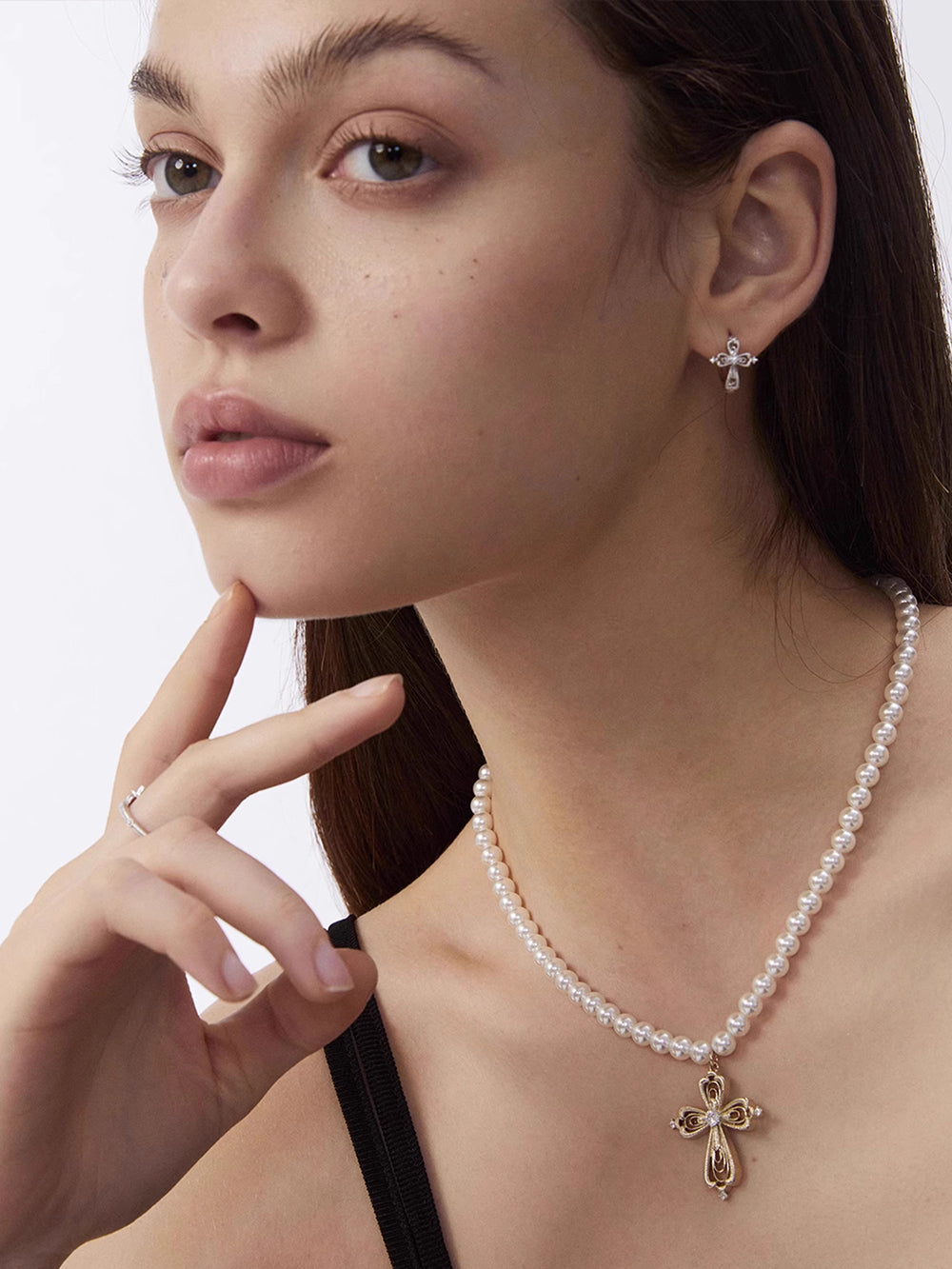 MUKTANK×SUN HUNTER Small lace cross pearl chain