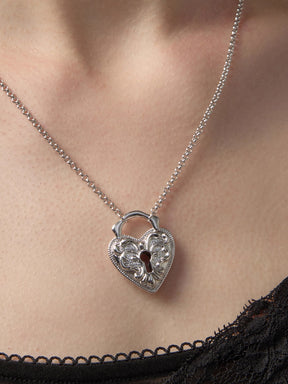 MUKTANK×SUN HUNTER Short Vintage Embossed Heart Necklace