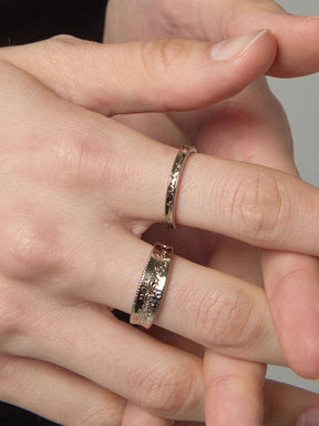 MUKTANK×SUN HUNTER Embossed Iris Flower Wide Band Ring