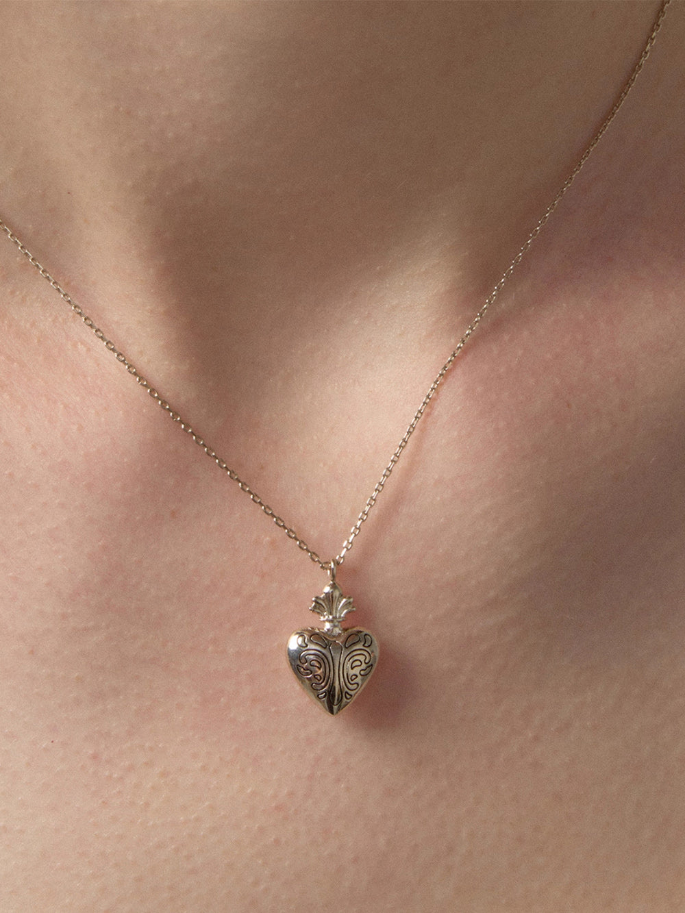 MUKTANK×SUN HUNTER Iris Carved Heart Plain Chain Necklace