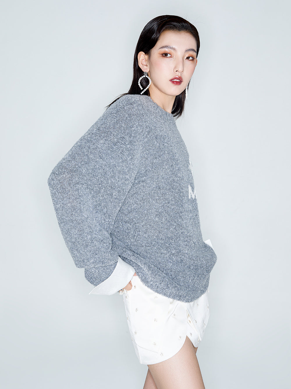 MUKZIN Linglong "Bafang Linglong" detachable Cuffs Crew Neck White Wool Top