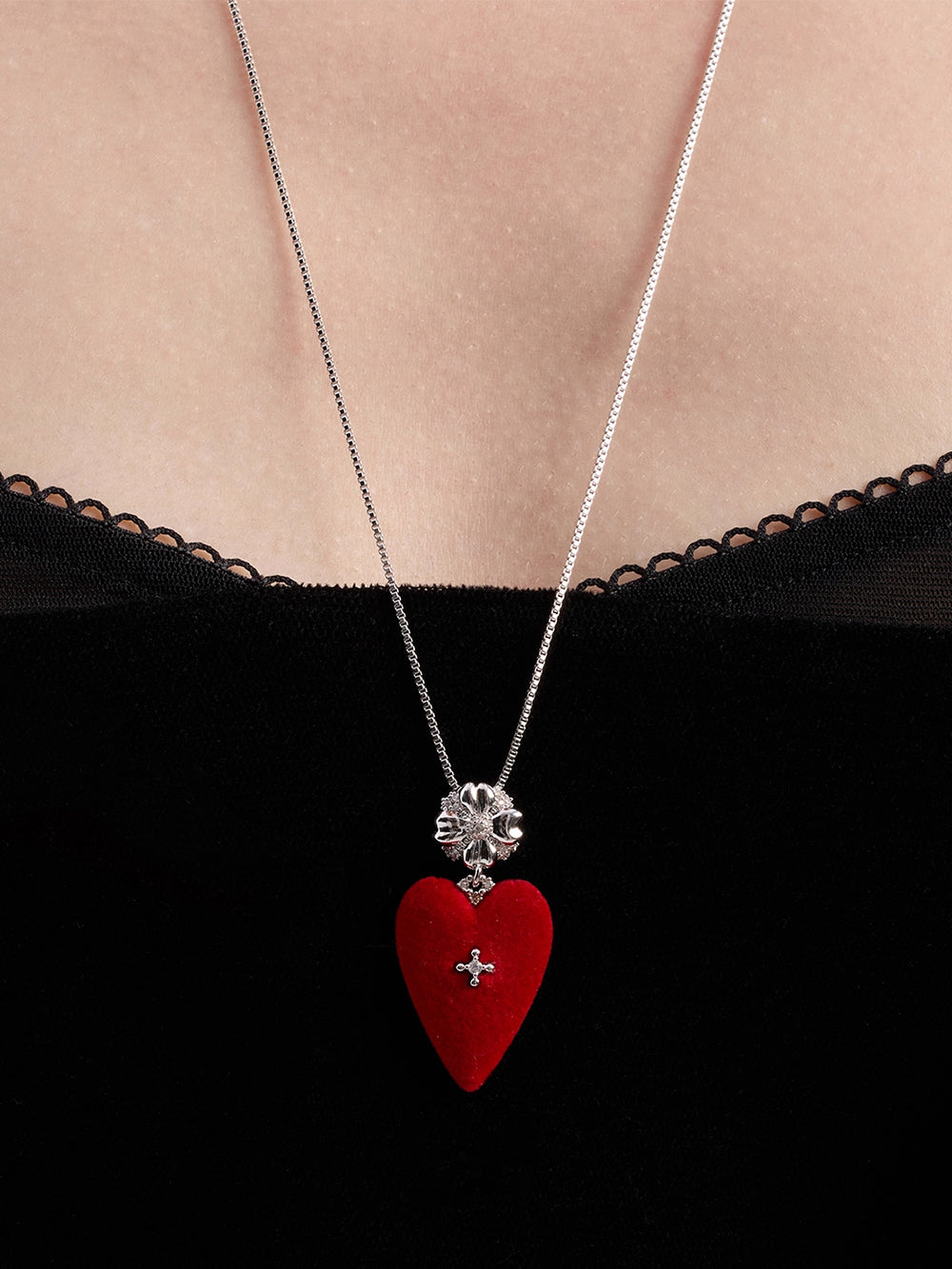 MUKTANK×SUN HUNTER Medium-Sized Velvet Heart Adjustable Slider Necklace