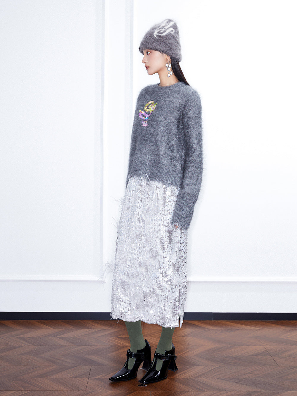 MUKZIN Linglong Long —Snake Embroidery Mohair Blend Sweater (White/Grey)