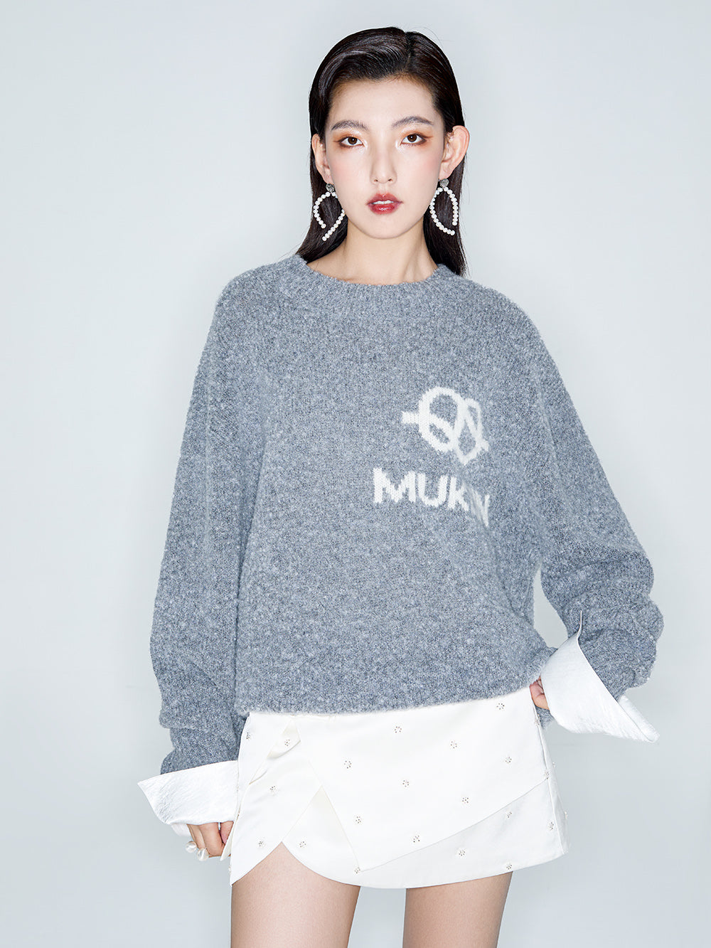 MUKZIN Linglong "Bafang Linglong" detachable Cuffs Crew Neck White Wool Top