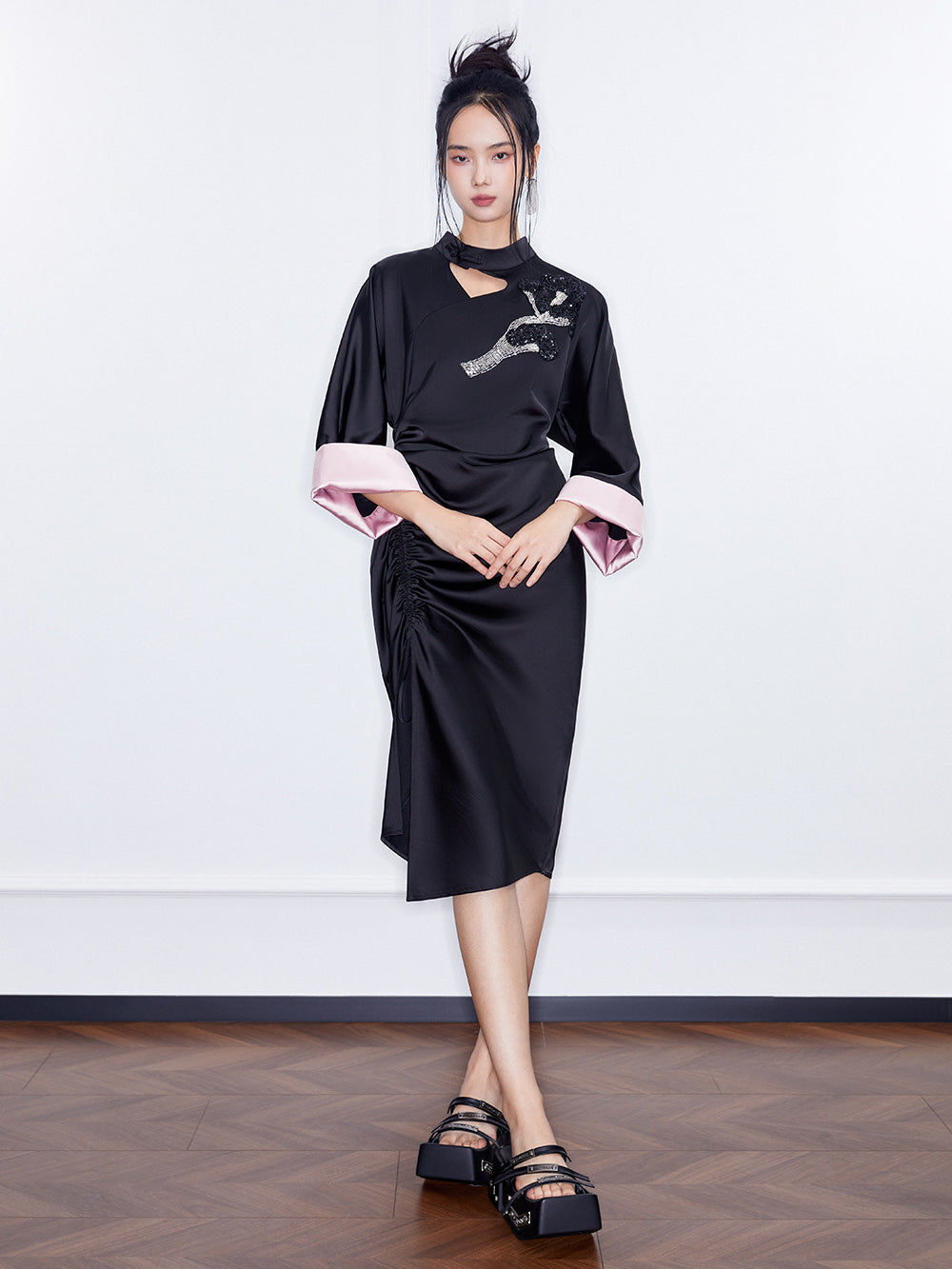 MUKZIN SpringPrelude“Wind in the Pines” New Chinese-style Satin Cheongsam Skirt with Waist Gathers