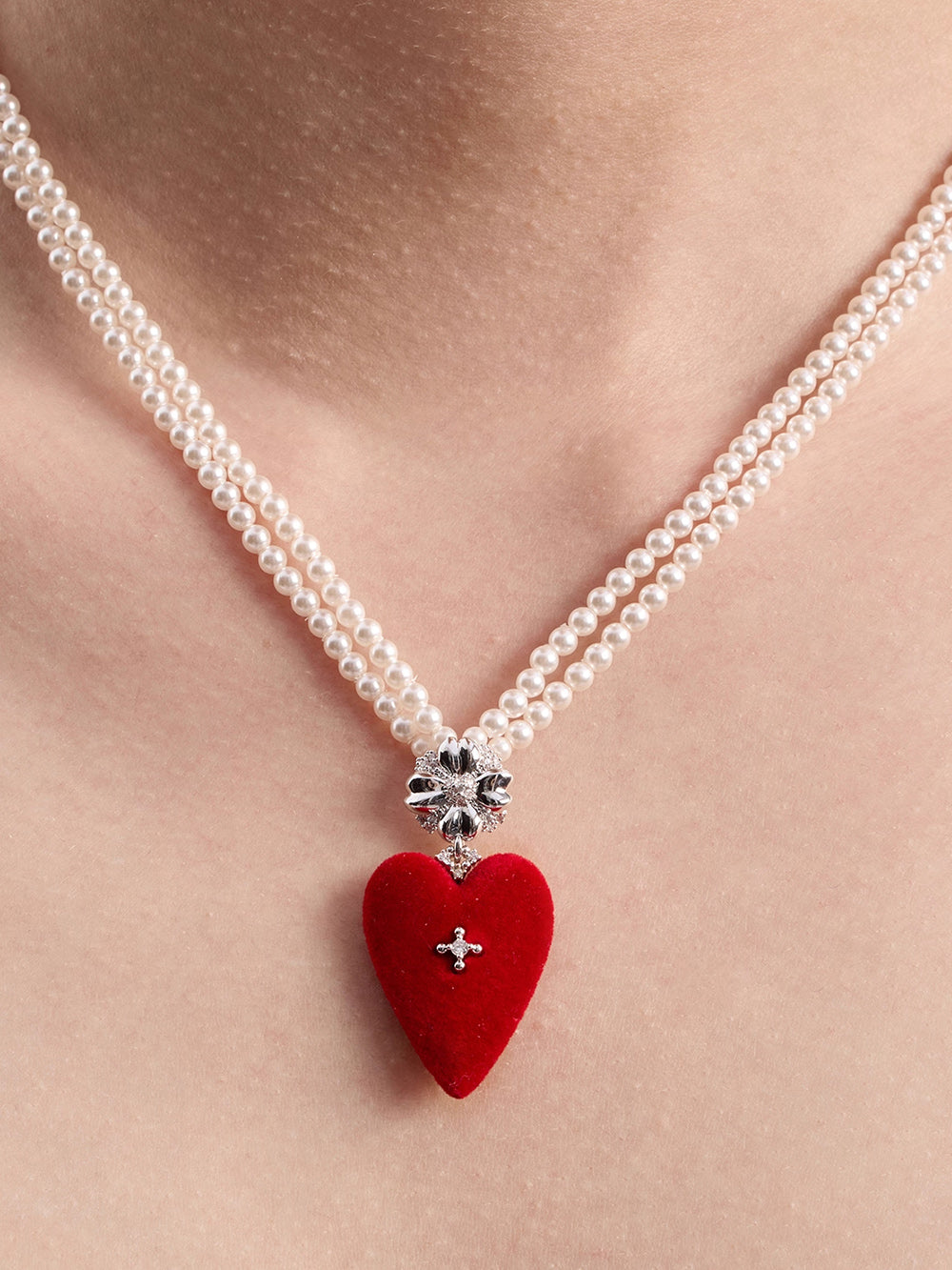 MUKTANK×SUN HUNTER Large-Sized Velvet Heart Faux Pearl Necklace