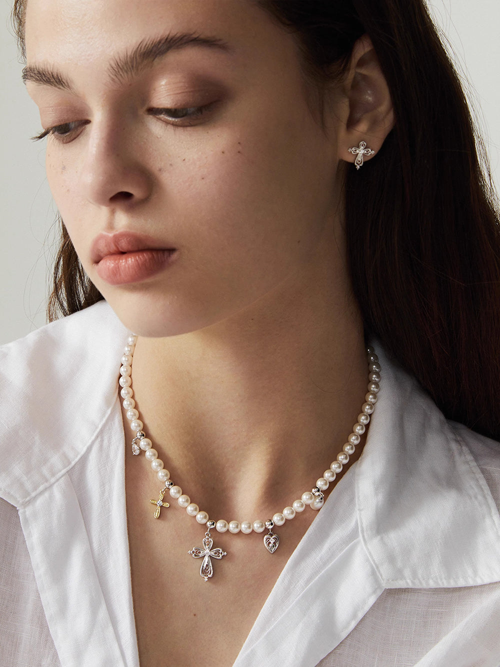 MUKTANK×SUN HUNTER Ornate lace cross pearl chain