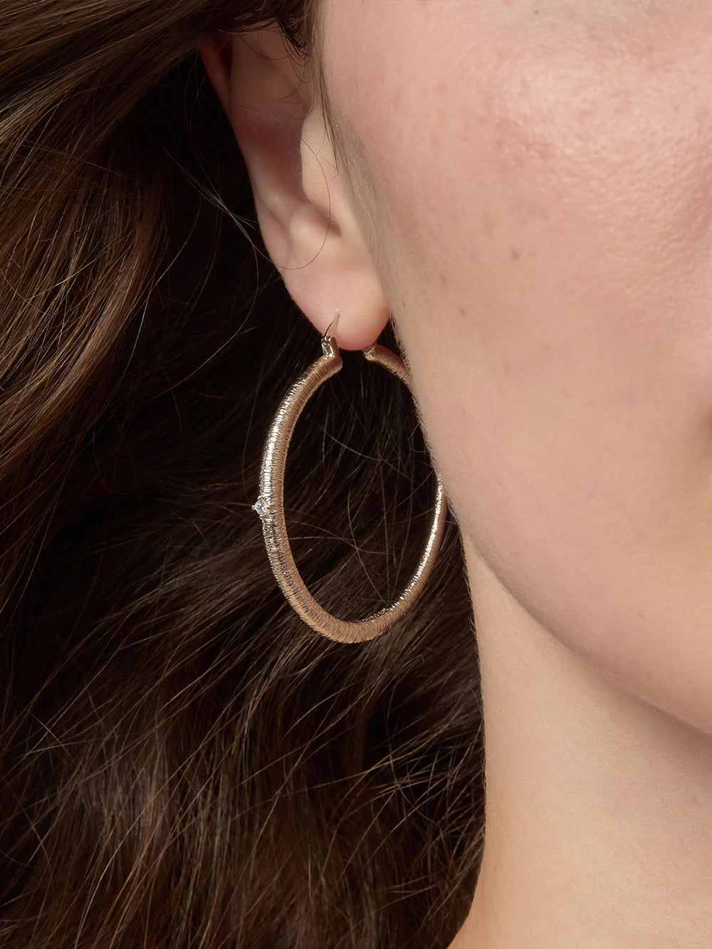 MUKTANK×SUN HUNTER Large-Sized Brushed Huggie Earrings