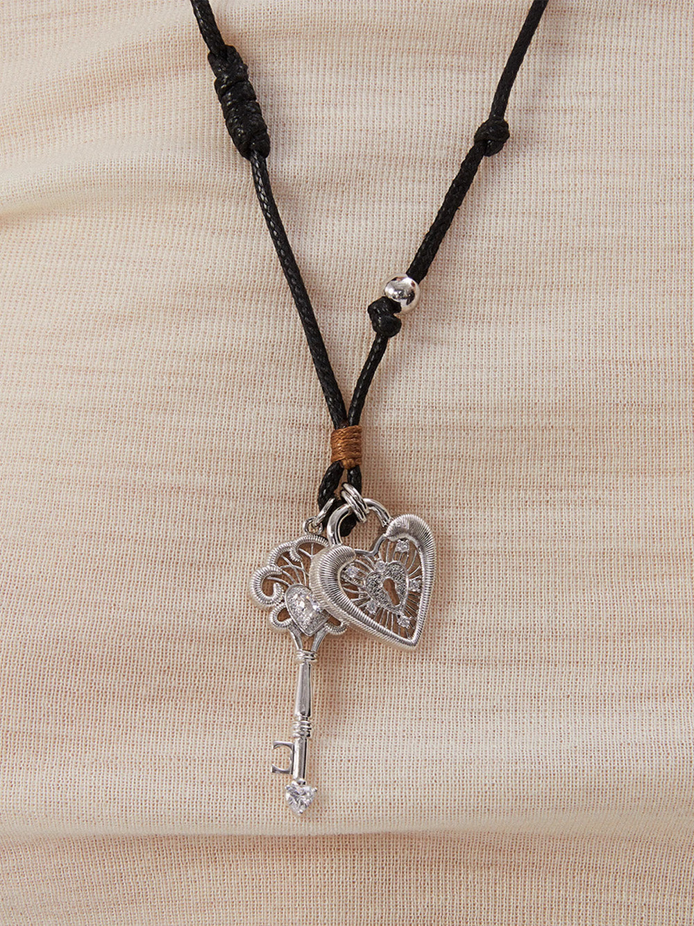 MUKTANK×SUN HUNTER Lace key heart lock braided necklace
