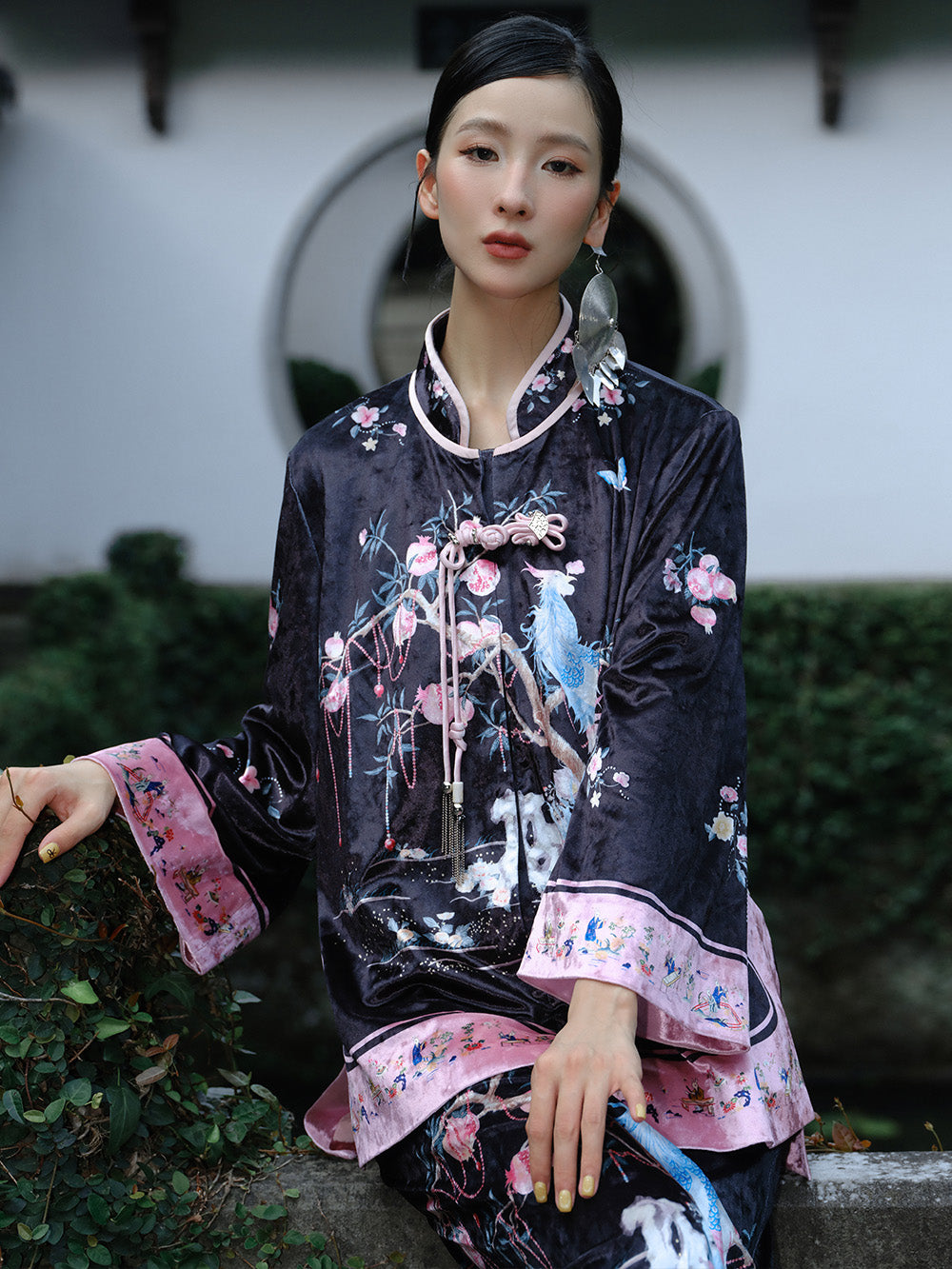 MUKZIN  Linglong "Linglongzi" Stand Collar Velvet Printed Cardigan