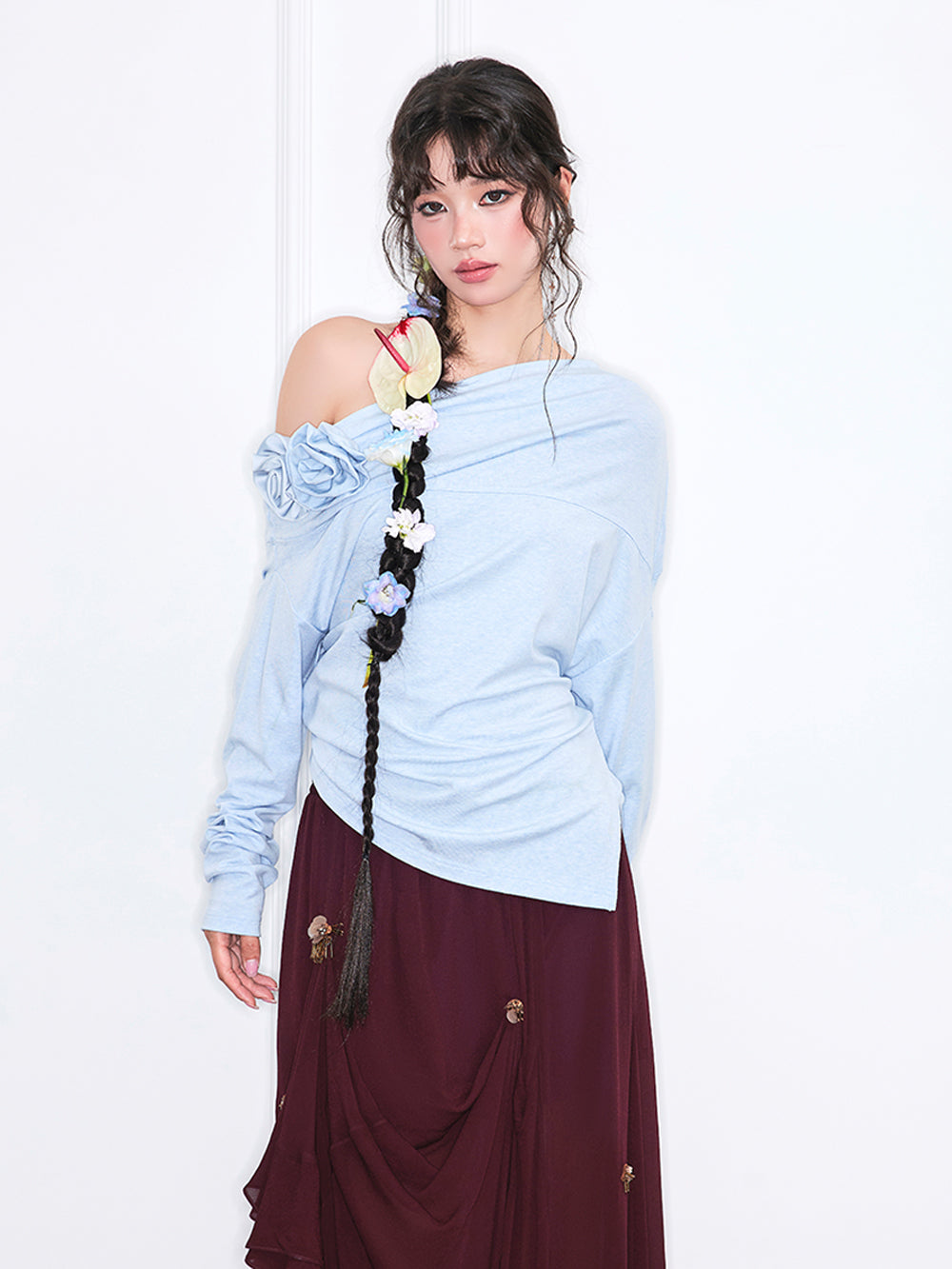 MUKZIN“Realm of Ethereal Mist”Off-the-shoulder loose long-sleeved shirt with three-dimensional flowers