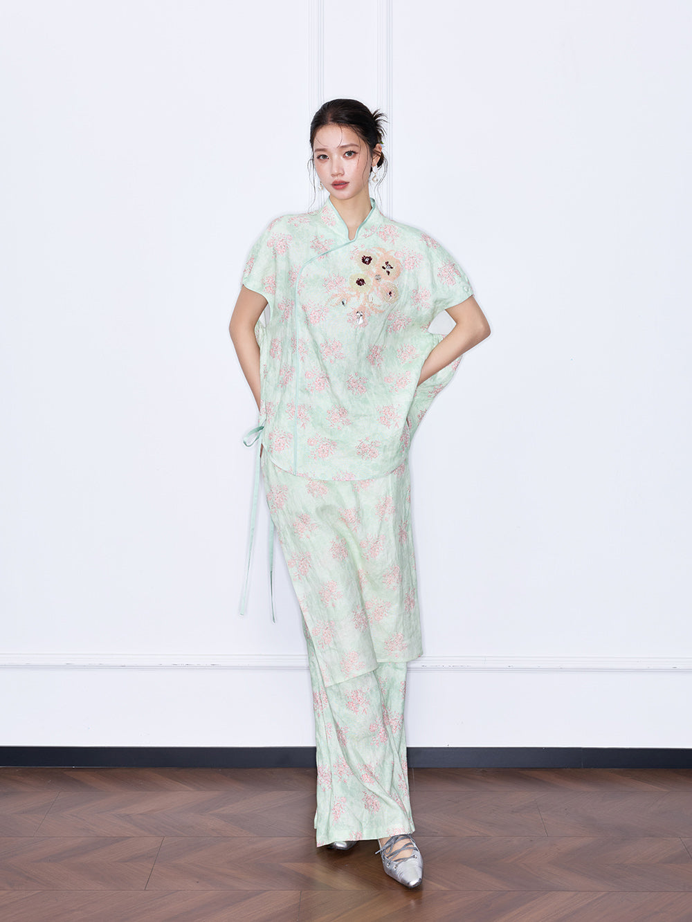 MUKZIN "Misty Longjing Tea" New Chinese Style Green Embroidered Linen Set Top