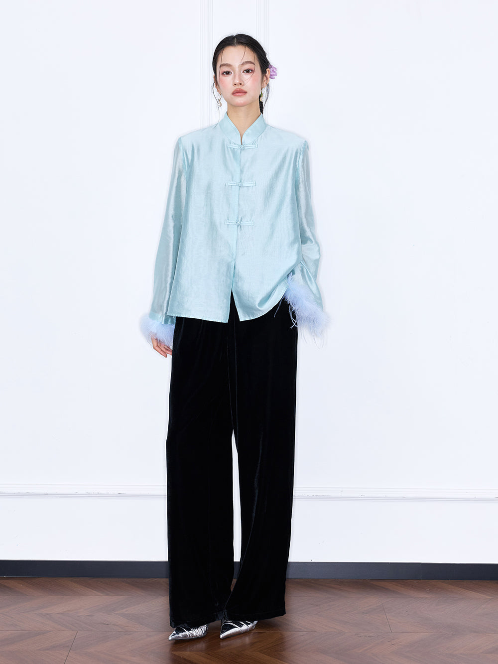 MUKZIN¡°Capsule Collection¡±Chinese Style Mandarin Collar Frog Button Blouse with Fur Cuff