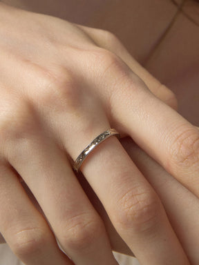 MUKTANK×SUN HUNTER Embossed Iris Flower Narrow Band Ring