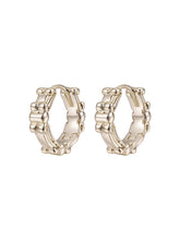 MUKTANK×SUN HUNTER Iris Flower Embossed Ear Cuffs