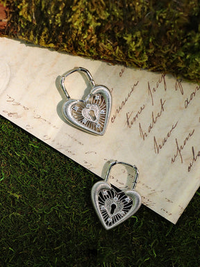 MUKTANK×SUN HUNTER Double-sided lace heart lock earrings