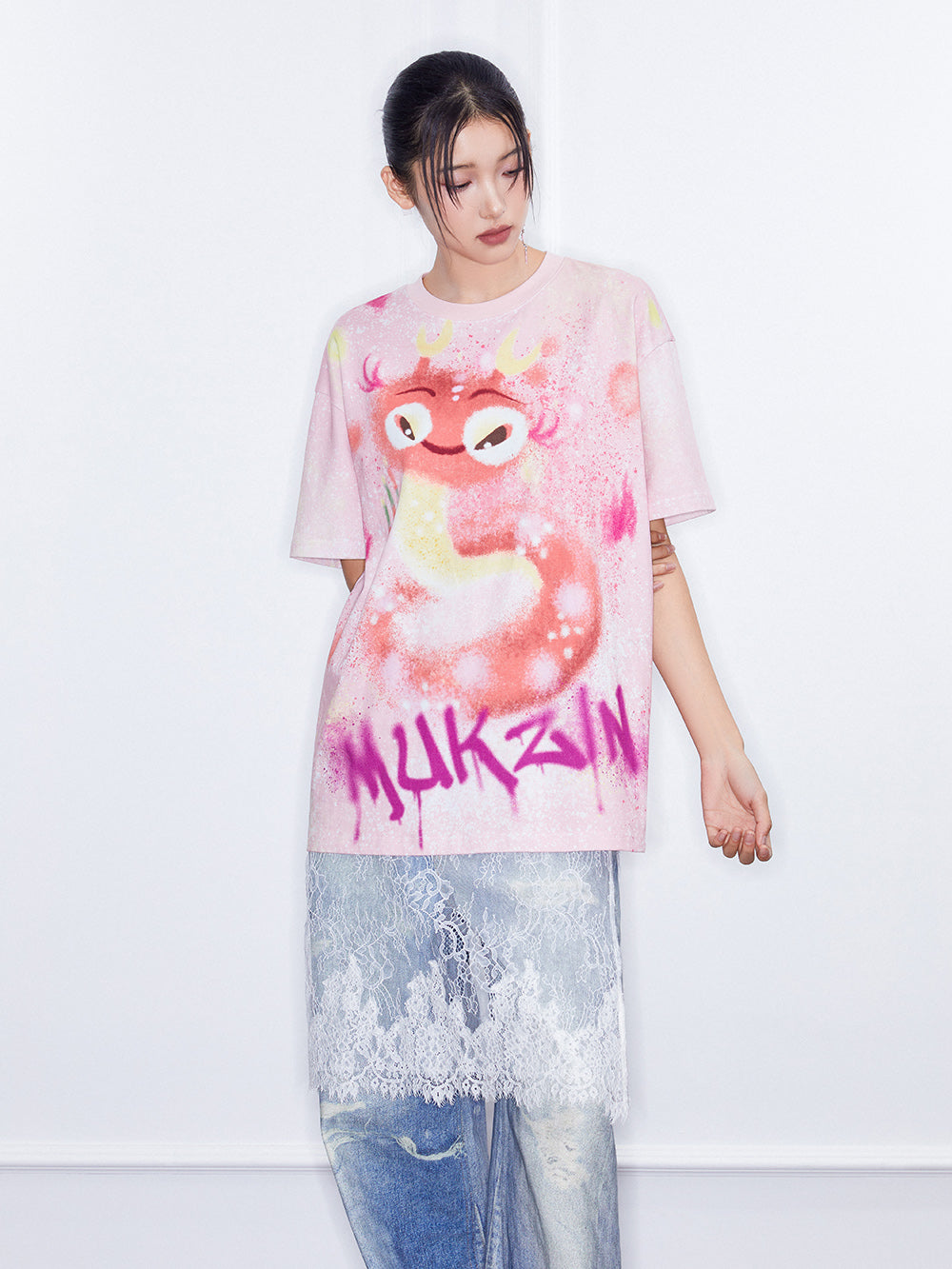 MUKZIN  Spring Prelude"Good Luck with the Snake" Silhouette T-shirt with Pink Snake Prints