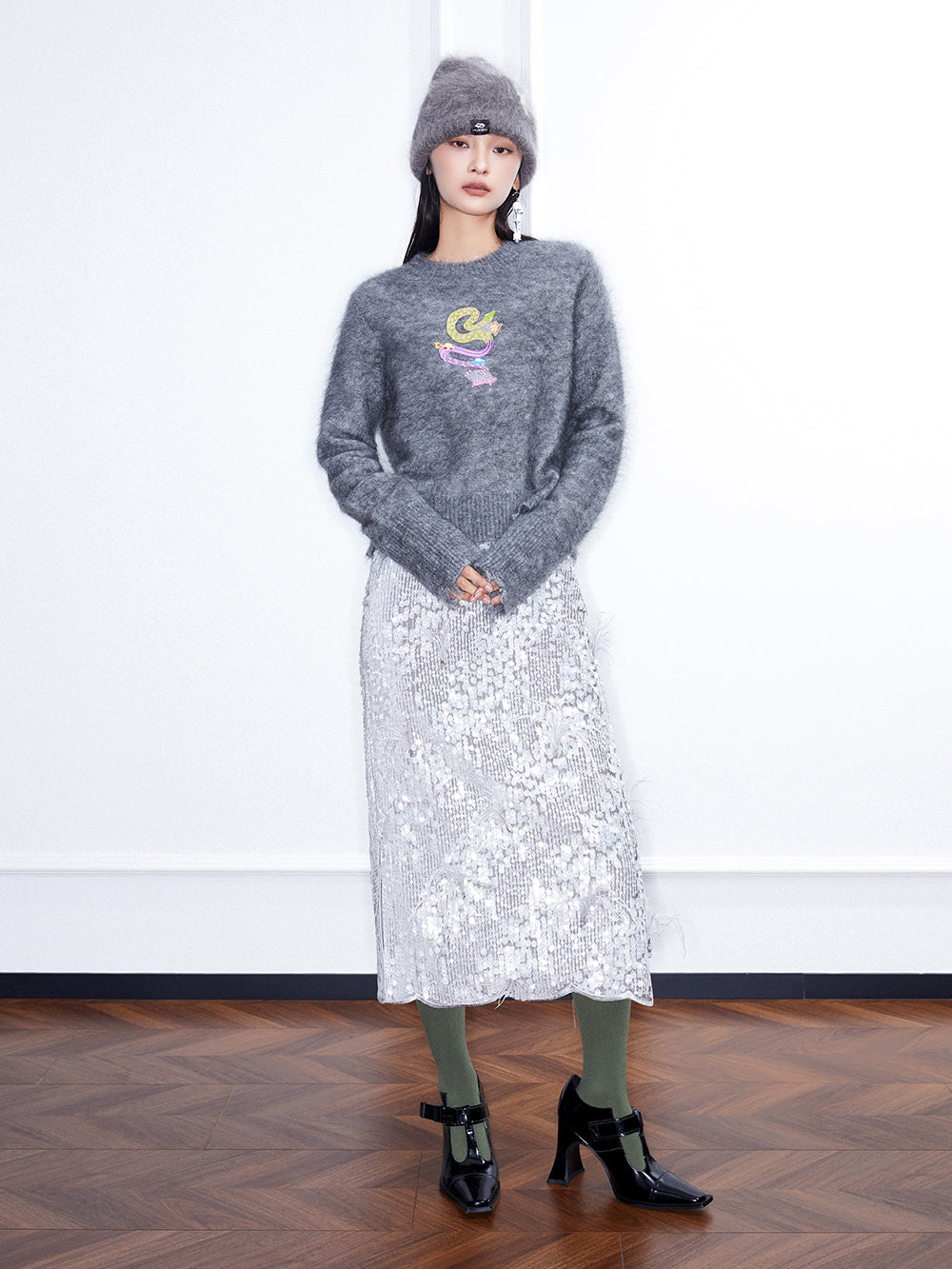 MUKZIN Linglong Long —Snake Embroidery Mohair Blend Sweater (White/Grey)