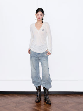 MUKZIN“Capsule Collection”V-Neck Slim-Fit Base Layer Top with Rhinestone Embellishment