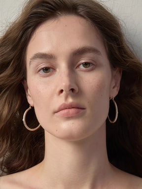 MUKTANK×SUN HUNTER Large-Sized Brushed Huggie Earrings