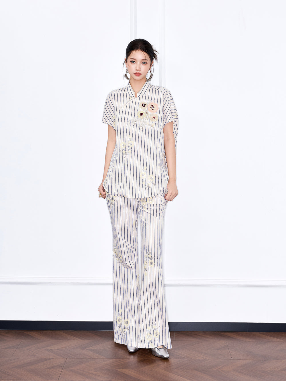 MUKZIN "Night Ballad of Chang'an" New Chinese Style Stand Collar Short-Sleeve Top with Stripes & Floral Embroidery