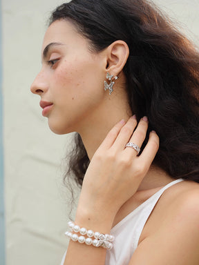 MUKTANK×SUN HUNTER “Emergence”Two-Tone Lace Butterfly Pearl Bracelet