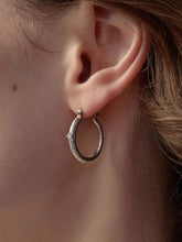MUKTANK×SUN HUNTER Medium-Sized Brushed Huggie Earrings