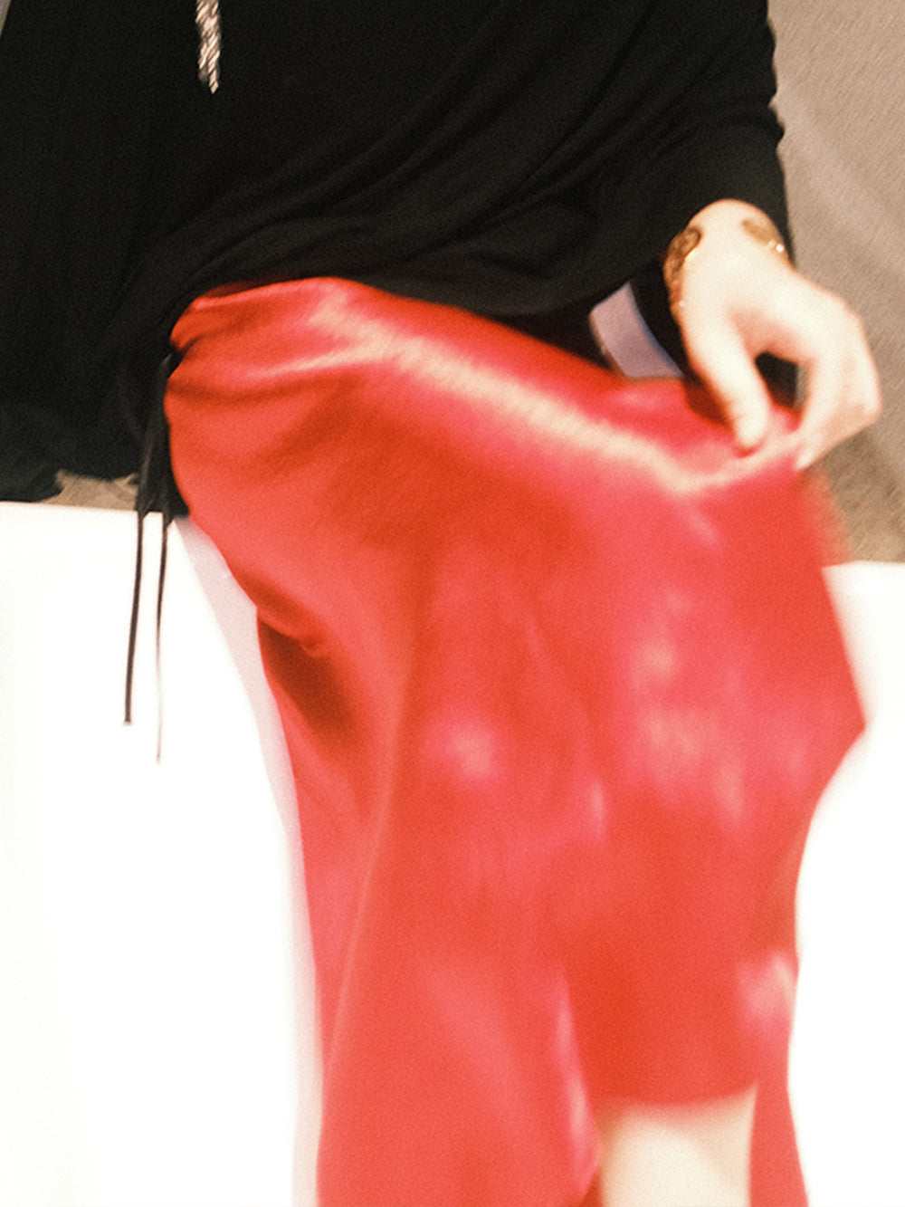 MUKZIN“Capsule Collection”Vintage Vermilion Design-Forward Midi Skirt