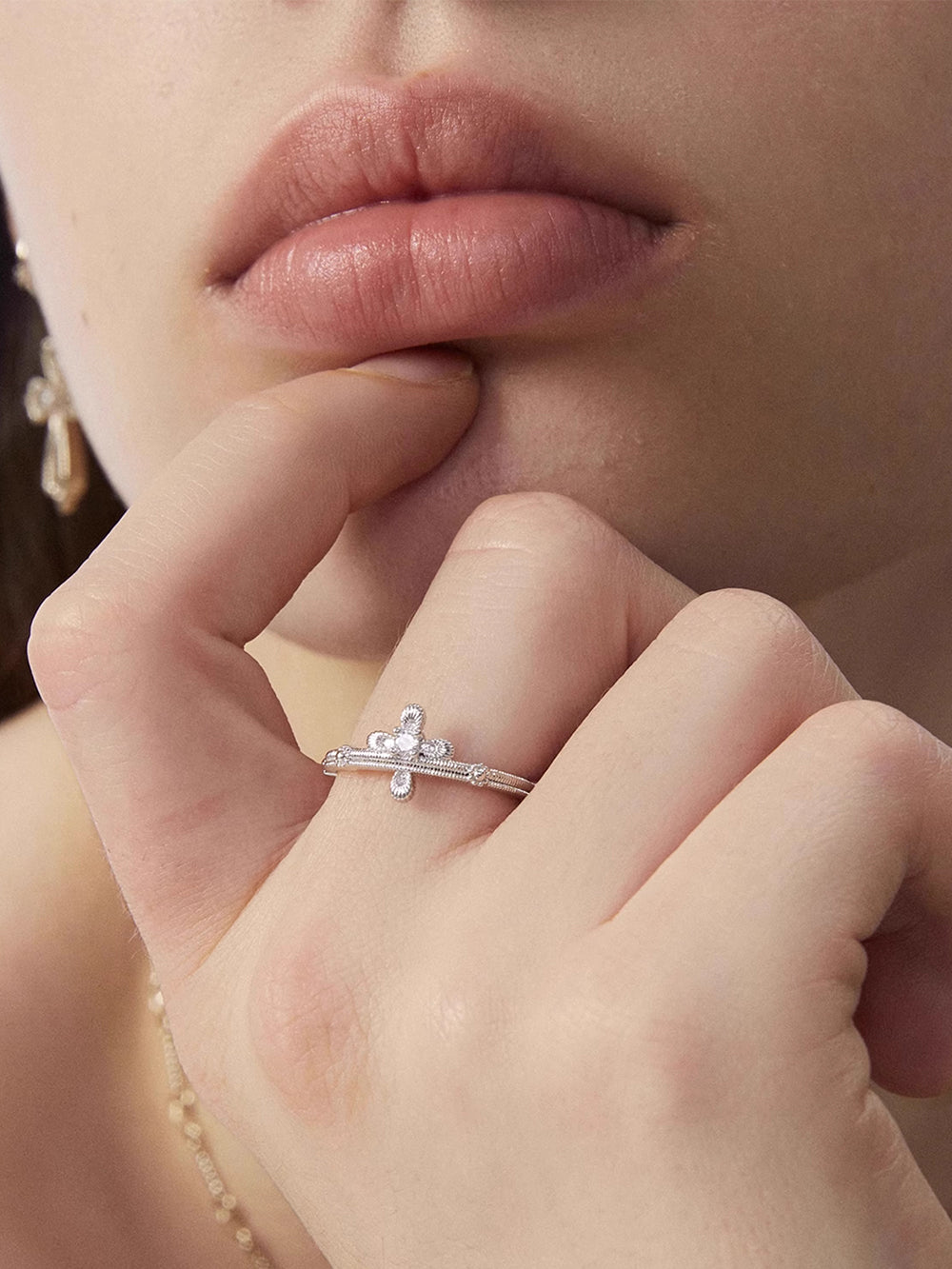 MUKTANK×SUN HUNTER Simple lace cross ring