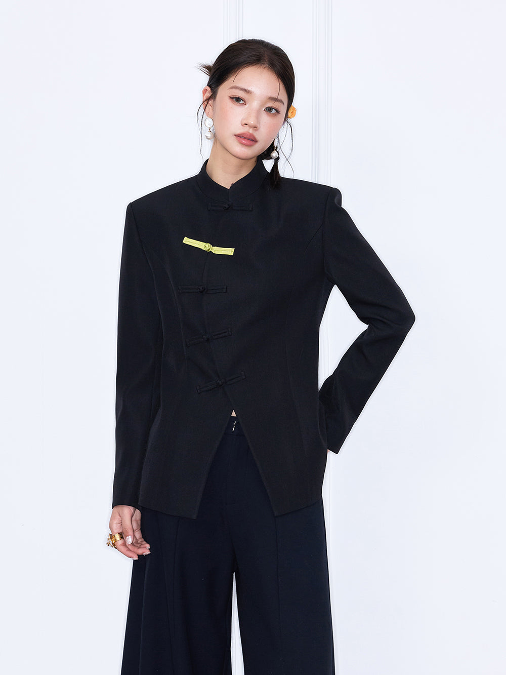MUKZIN¡°Capsule Collection¡±Chinese Style Mandarin Collar Frog Button Asymmetrical Blazer
