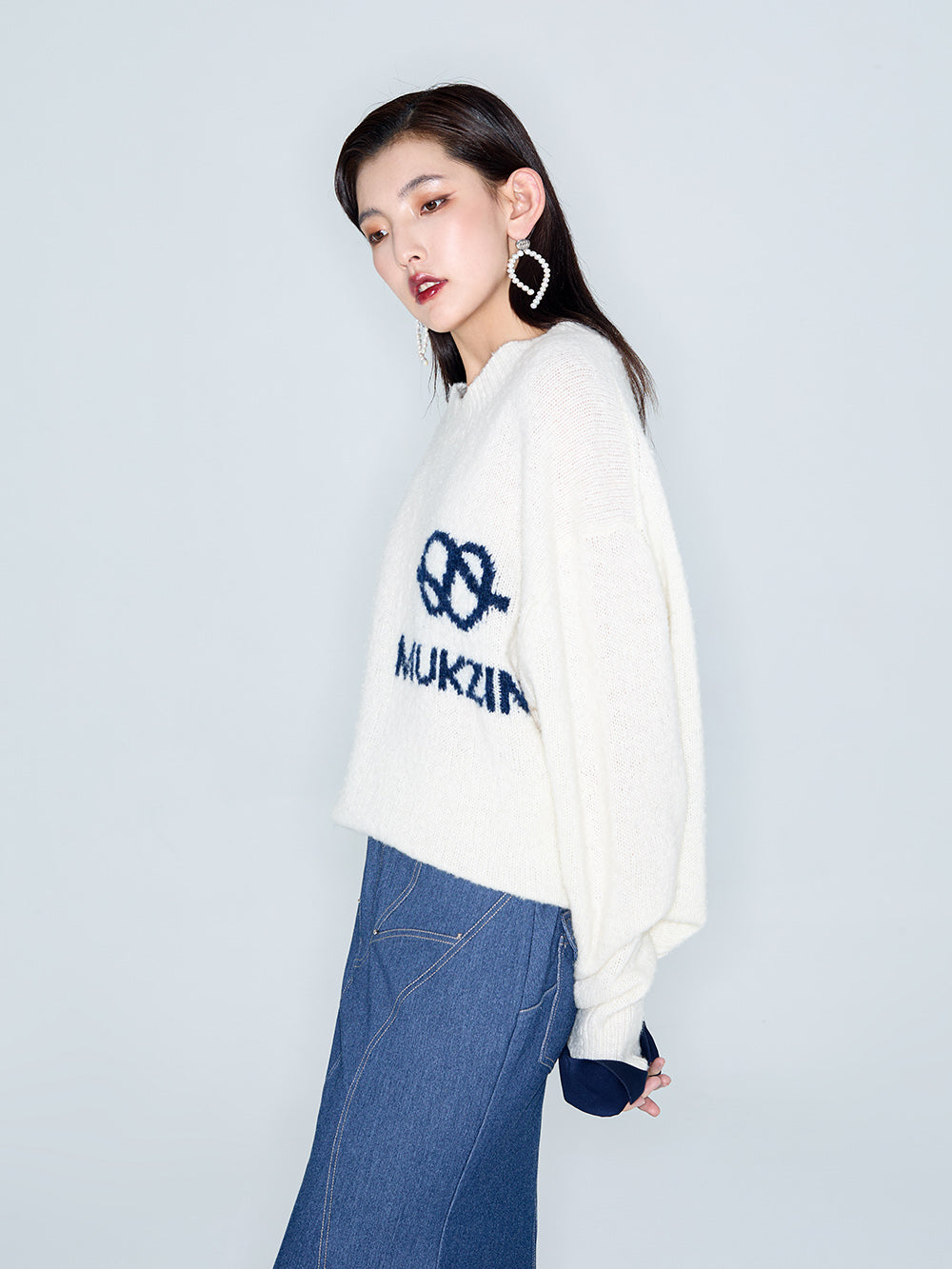 MUKZIN Linglong "Bafang Linglong" detachable Cuffs Crew Neck White Wool Top