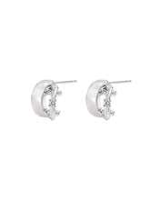 MUKTANK×SUN HUNTER Mother-of-Pearl Iris Half-Hoop Earrings
